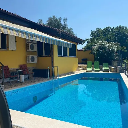 Vila Malnar *